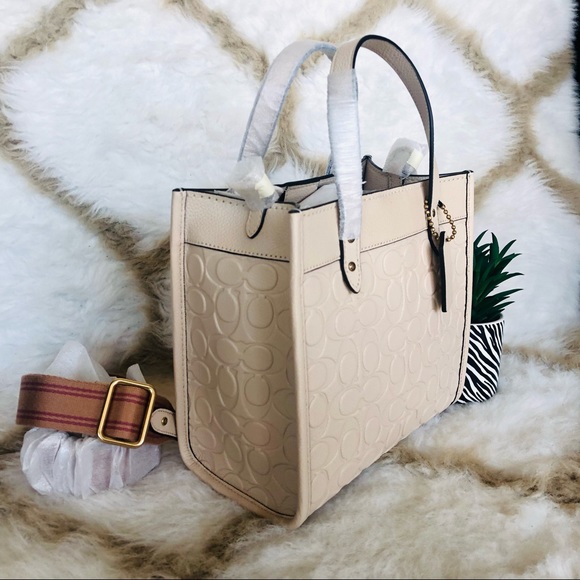 100% Authentic Brand New Coach Field Tote 22 C4829 In Signature Leather, Ivory - Picture 4 of 15